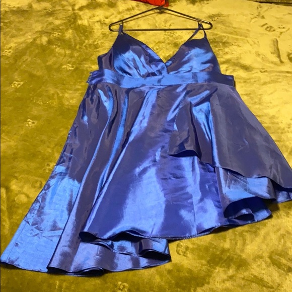 Dress - Picture 6 of 6